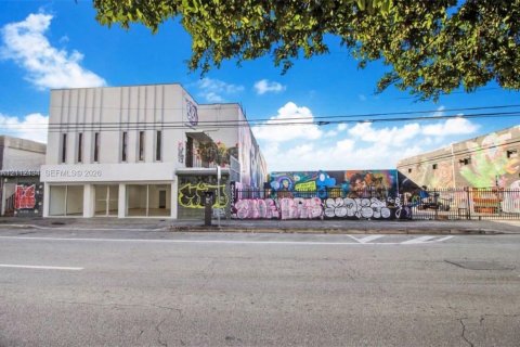 Commercial property in Miami, Florida № 2432933 - photo 9