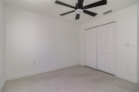 House in Palm Bay, Florida 4 bedrooms, 202.53 sq.m. № 1720891 - photo 26