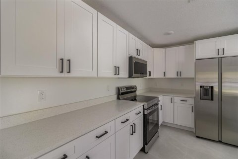 House in Palm Bay, Florida 4 bedrooms, 202.53 sq.m. № 1720891 - photo 12