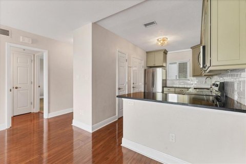 Condo in Sarasota, Florida, 2 bedrooms № 1907361 - photo 13