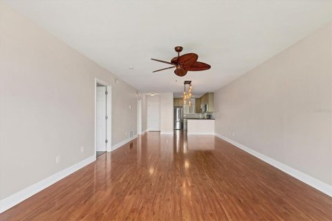 Condo in Sarasota, Florida, 2 bedrooms № 1907361 - photo 10