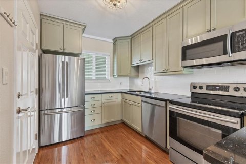 Condo in Sarasota, Florida, 2 bedrooms № 1907361 - photo 14