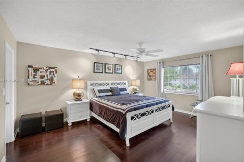 Condo in Wilton Manors, Florida, 2 bedrooms  № 1990502 - photo 4