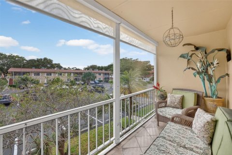 Condo in Wilton Manors, Florida, 2 bedrooms  № 1990502 - photo 22