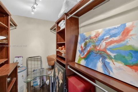 Condo in Wilton Manors, Florida, 2 bedrooms  № 1990502 - photo 29