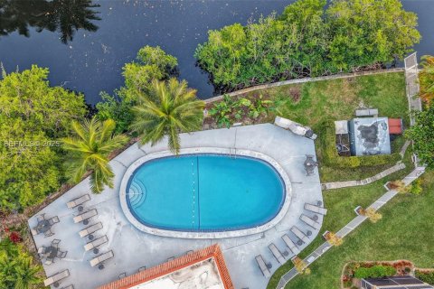 Condo in Wilton Manors, Florida, 2 bedrooms  № 1990502 - photo 9