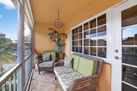 Condo in Wilton Manors, Florida, 2 bedrooms  № 1990502 - photo 24