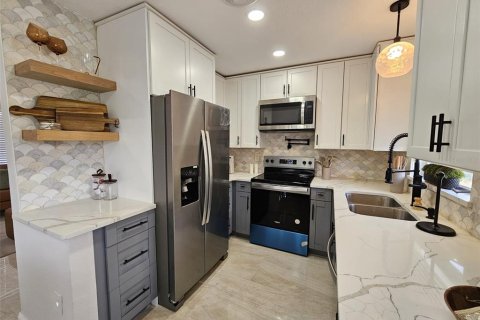 House in Englewood, Florida 3 bedrooms, 127 sq.m. № 2199228 - photo 3