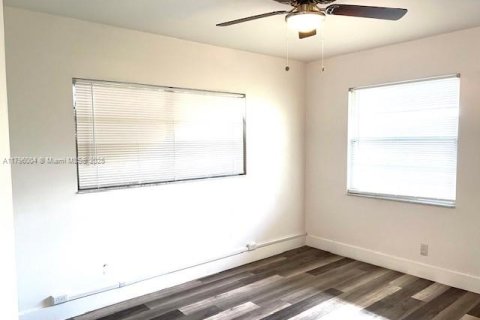 Condo in Pembroke Pines, Florida, 2 bedrooms  № 1861853 - photo 22