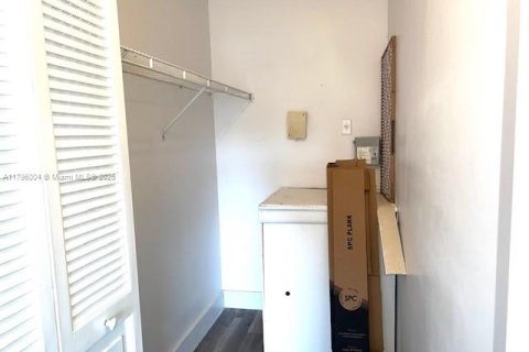 Condo in Pembroke Pines, Florida, 2 bedrooms  № 1861853 - photo 28