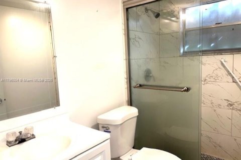 Condo in Pembroke Pines, Florida, 2 bedrooms  № 1861853 - photo 18