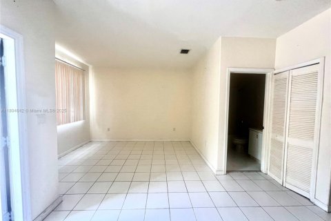 Touwnhouse à louer à Homestead, Floride: 3 chambres, 132.2 m2 № 1940873 - photo 2