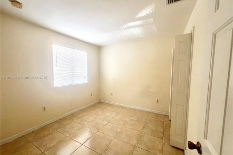 Touwnhouse à louer à Homestead, Floride: 3 chambres, 132.2 m2 № 1940873 - photo 17