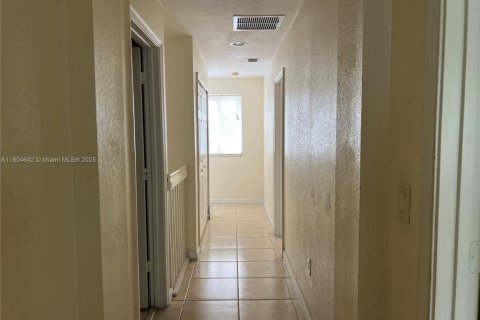 Touwnhouse à louer à Homestead, Floride: 3 chambres, 132.2 m2 № 1940873 - photo 10