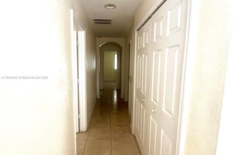 Touwnhouse à louer à Homestead, Floride: 3 chambres, 132.2 m2 № 1940873 - photo 13