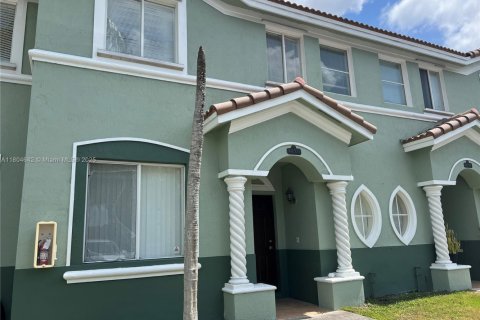 Touwnhouse à louer à Homestead, Floride: 3 chambres, 132.2 m2 № 1940873 - photo 1