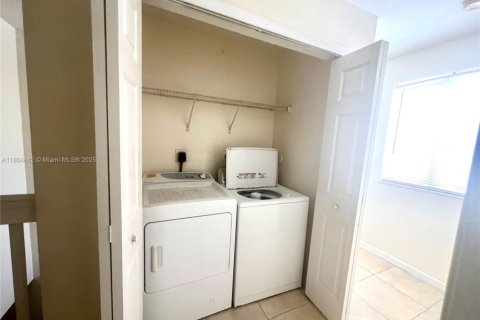 Touwnhouse à louer à Homestead, Floride: 3 chambres, 132.2 m2 № 1940873 - photo 15