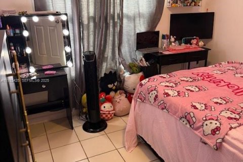 House in Cutler Bay, Florida 4 bedrooms, 131.27 sq.m. № 1990709 - photo 22