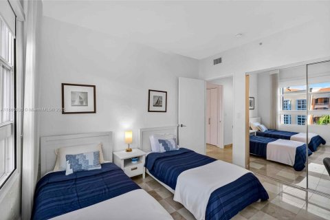 Купить кондоминиум в Ки-Бискейн, Флорида 2 спальни, 121.7м2, № 2014343 - фото 16