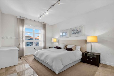 Купить кондоминиум в Ки-Бискейн, Флорида 2 спальни, 121.7м2, № 2014343 - фото 13