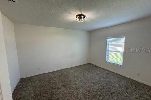 House in Haines City, Florida 3 bedrooms, 150.87 sq.m. № 2211288 - photo 10