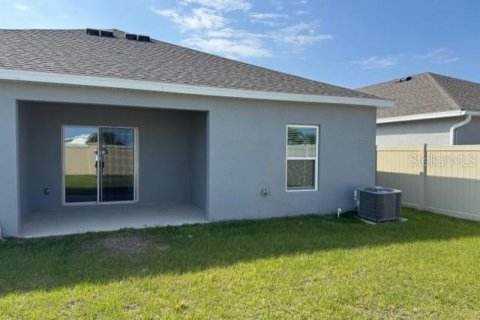 House in Haines City, Florida 3 bedrooms, 150.87 sq.m. № 2211288 - photo 3