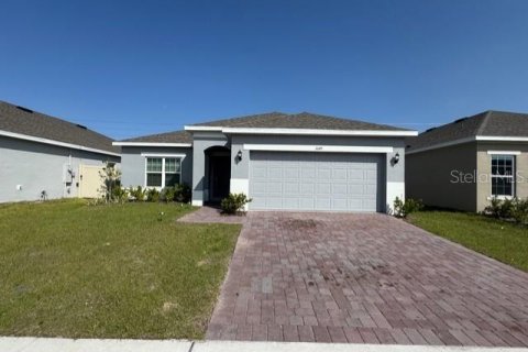 House in Haines City, Florida 3 bedrooms, 150.87 sq.m. № 2211288 - photo 2