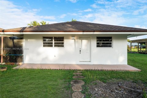 House in Miami, Florida 4 bedrooms, 204.2 sq.m. № 2153296 - photo 9