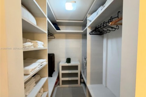 Copropriété à louer à Miami, Floride: 1 chambre, 75.25 m2 № 2283233 - photo 25