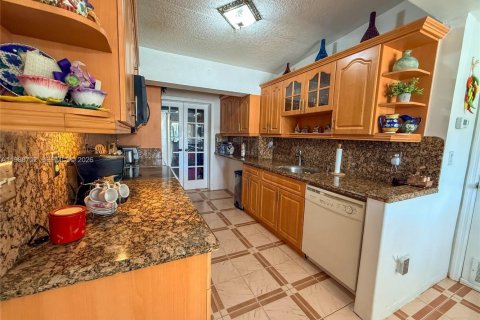 Купить виллу или дом в Майами, Флорида 3 спальни, 131.74м2, № 2051665 - фото 10