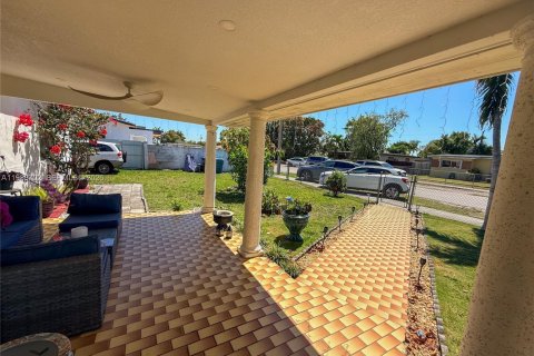 Купить виллу или дом в Майами, Флорида 3 спальни, 131.74м2, № 2051665 - фото 2