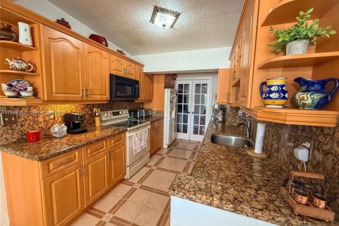 Купить виллу или дом в Майами, Флорида 3 спальни, 131.74м2, № 2051665 - фото 11