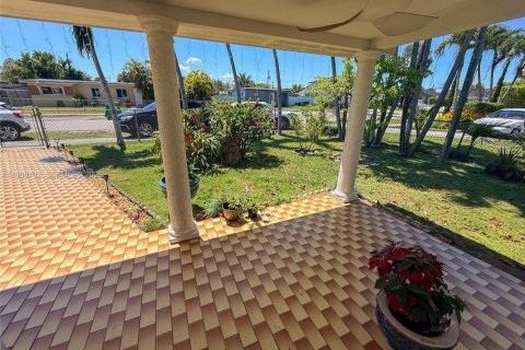 Купить виллу или дом в Майами, Флорида 3 спальни, 131.74м2, № 2051665 - фото 18