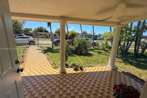 Купить виллу или дом в Майами, Флорида 3 спальни, 131.74м2, № 2051665 - фото 17