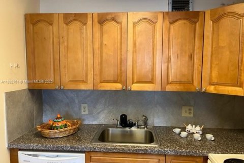 Copropriété à louer à Pembroke Pines, Floride: 2 chambres, 96.99 m2 № 1945042 - photo 4