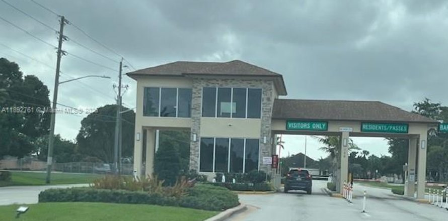 Condo à Pembroke Pines, Floride, 2 chambres № 1945042