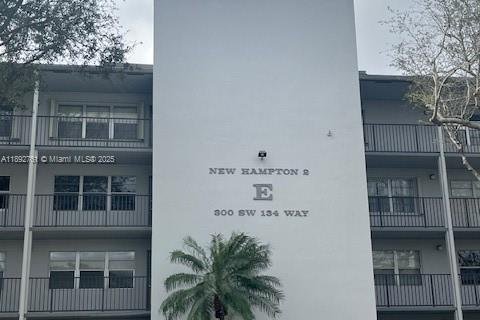 Copropriété à louer à Pembroke Pines, Floride: 2 chambres, 96.99 m2 № 1945042 - photo 29