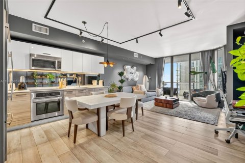 Condo in Miami, Florida, 2 bedrooms  № 1955148 - photo 4