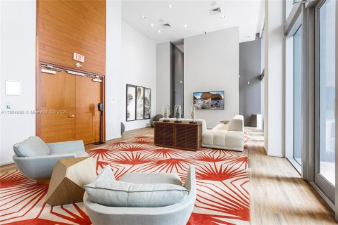 Condo in Miami, Florida, 2 bedrooms  № 1955148 - photo 27