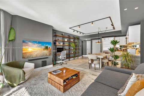 Condo in Miami, Florida, 2 bedrooms  № 1955148 - photo 3