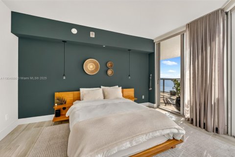 Condo in Miami, Florida, 2 bedrooms  № 1955148 - photo 12