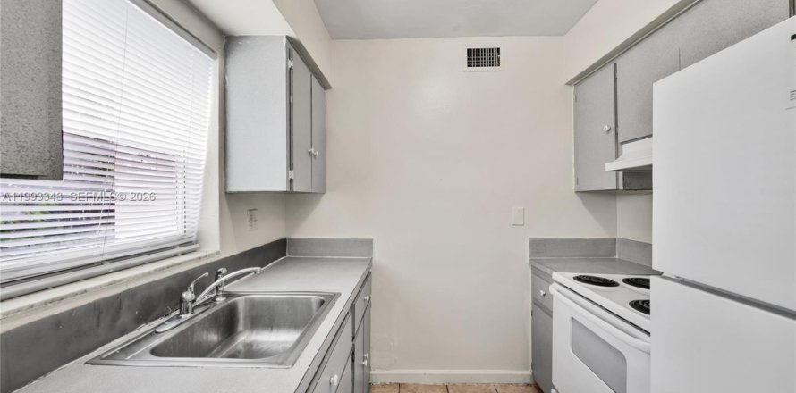 Casa en Lauderhill, Florida 2 dormitorios, 458.57 m2 № 2055613