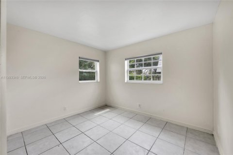 Casa en alquiler en Lauderhill, Florida, 2 dormitorios, 458.57 m2 № 2055613 - foto 7