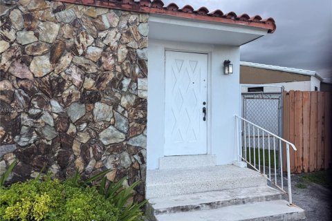 Купить виллу или дом в Майами, Флорида 4 спальни, 146.79м2, № 1978139 - фото 2