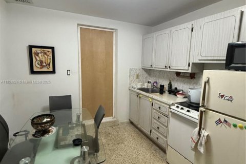 Купить виллу или дом в Майами, Флорида 4 спальни, 146.79м2, № 1978139 - фото 13