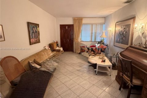 Купить виллу или дом в Майами, Флорида 4 спальни, 146.79м2, № 1978139 - фото 24