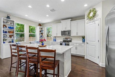 House in Lakeland, Florida 4 bedrooms, 211.07 sq.m. № 2195641 - photo 13