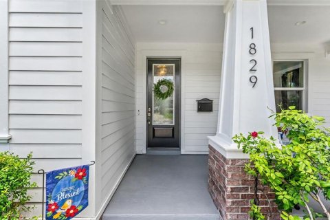 House in Lakeland, Florida 4 bedrooms, 211.07 sq.m. № 2195641 - photo 2