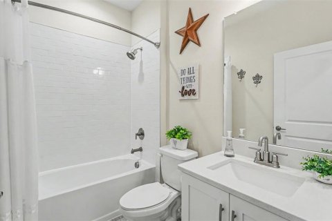 House in Lakeland, Florida 4 bedrooms, 211.07 sq.m. № 2195641 - photo 12