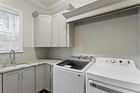 House in Tampa, Florida 5 bedrooms, 481.7 sq.m. № 2223433 - photo 19